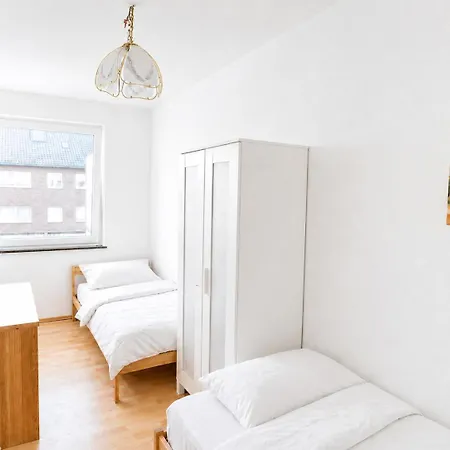 Premium Teamwohnung 4 Betten, Gepflegt&zentral In Laatzen, Messe Direkt Vor Der Tür * Hannover